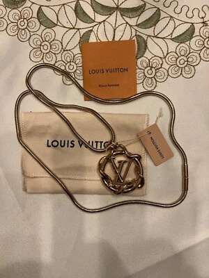 Collana con pendente Louis Vuitton  - Immagine 1 di 4