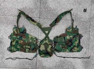 ORIGINAL SURPLUS VIETNAM WAR CHINESE PLA ARMY TYPE 91 CHEST RIG AMMO POUCH - Picture 1 of 10
