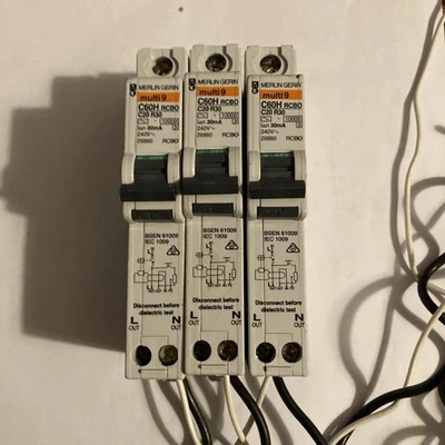 x3 Merlin Gerin RCBO 20 Amp 30mA Type C 20A Multi 9 26860 C60HC20R30 - Image 1 of 2