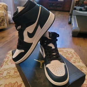 Size 10 - Air Jordan 1 Mid Armory Navy - Picture 1 of 12