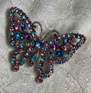 Vintage butterfly brooch, sweet pastel blue & pink rhinestone settings - Picture 1 of 3