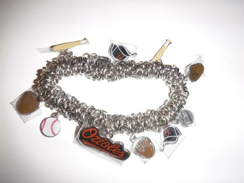 Baltimore Orioles MLB Multi Link Stretch Charm Bracelet 71/2" - 8"  w/ 12 Charms Cover