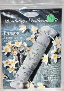 Victoria Sampler December Birthday Needleroll Cross Stitch Kit - Imagen 1 de 2