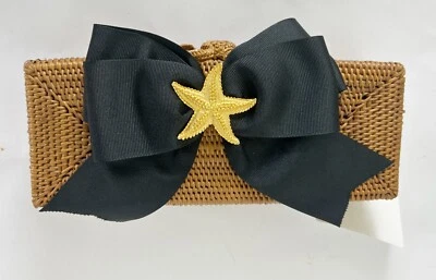 Bolso de mano Bosom Buddy con estrella de mar dorada Lisi Lerch Foto 1 de 4