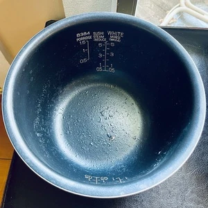 Zojirushi Original Inner Cooking Pan for Zojirushi NP-NVC10, 5.5 Cup (B384-6B) - Picture 1 of 2