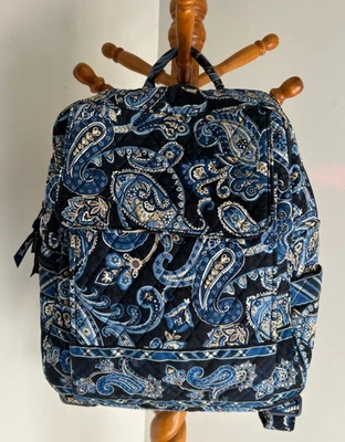 VERA BRADLEY LARGE BACKPACK WINDSOR NAVY RETIRED EXCELLENT CONDITION - Image 1 of 4