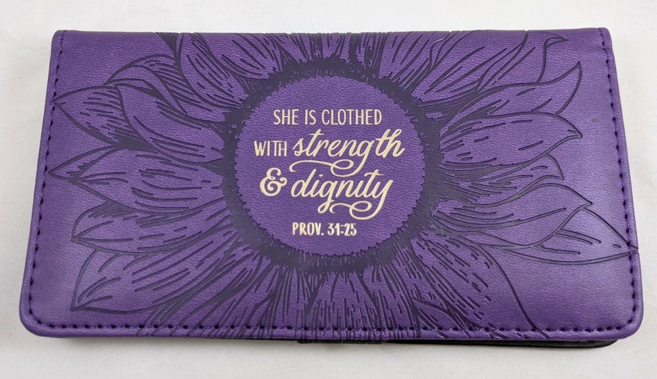 Cubierta de chequera Christian Prov 31:25 Strength Dignity púrpura imitación cuero para mujer Foto 1 de 4