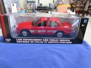 Motormax 1:18 Ford Crown Victoria P71 Police Interceptor Fire Department Chief - Picture 1 of 7