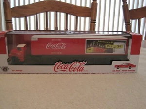 M2 Machines 2018 escala 1:64 Coca Cola 1957 Dodge Coe y 1966 Dodge Charger 383 - Imagen 1 de 12
