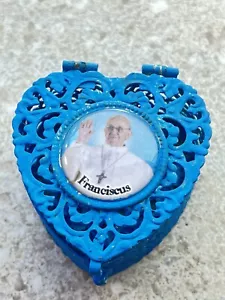 E1821~ Silver Filigree Metal Rosary Beads Pope Francis Blue Metal Holder - Picture 1 of 5