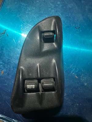 Dodge Ram 1500/2500/3500 1998-2001 interruptor de ventana del conductor y moldura Foto 1 de 2