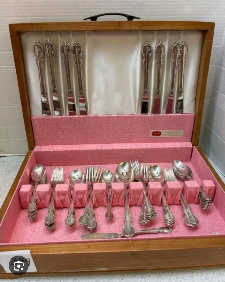 1847 Rogers Bros IS Silver 66 Pc Set Silverware Flatware “Reflection” W/ Box c5 - Image 1 of 1
