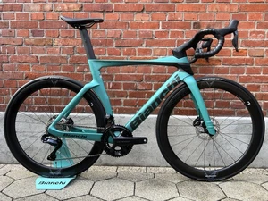 NEW! Bianchi Oltre Pro/Roadbike/Shimano Ultegra Di2/Size 55/Velomann Carbon - Picture 1 of 17