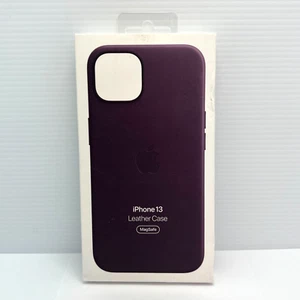 Funda de cuero OEM Apple con MagSafe para iPhone 13 (Modelo A2702) - Cereza oscura. - Imagen 1 de 6