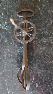 Antiguo batidor de huevos Dover - batidor mecánico de manivela de colección herramienta de cocina EE. UU. - Imagen 1 de 7