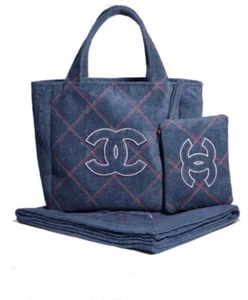 CHANEL CoCo Beach 2022 - Picture 1 of 7