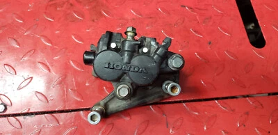 HONDA CB1000 CB1000C 1980-1983 RIGHT FRONT CALIPER BRACKET 45100-461-752 - Image 1 of 2