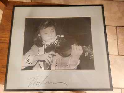 Midori Goto signed photo. b 1971. Japanese American violinist - Image 1 of 4