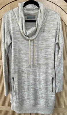 Vestido suéter túnica top pequeño capucha cuello beige tostado ATHLETA Sport It para mujer Foto 1 de 4