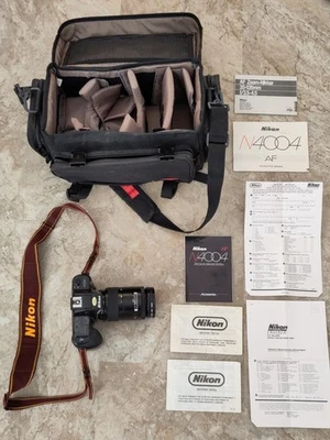 Cámara fotográfica Nikon N4004 35 mm SLR con lente y estuche Foto 1 de 4