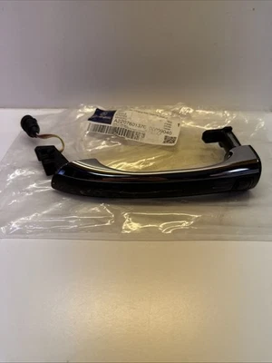 Mercedes Benz S Class Outer Door Handle , Left Front In 040 Black , Part Is New - Image 1 of 4