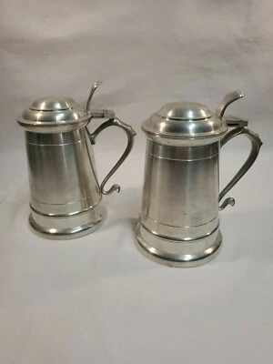 Juego de dos dispensadores de cafetera de té Selangor vintage de peltre plateado 97 % Foto 1 de 4