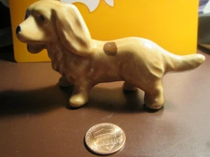 Wiener Cane Bassotto TAN con Macchia Marrone CERAMICA Figurine Collezione 2 1/2"Tx4"L - Foto 1 di 5