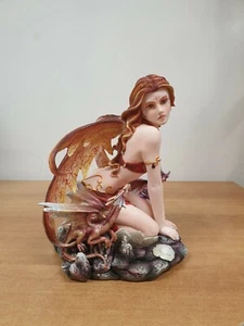 FAIRY ELFEN FEES FATA FATINA HADAS ROSSA INGINOCCHIATA CON 2 DRAGO NO LES ALPES - Imagen 1 de 10