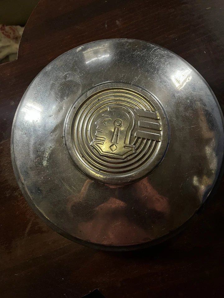 Pontiac Streamliner 1947 1948 cupé Star Chief tapacubos plato perro Foto 1 de 2