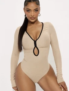 Fashion Nova gerippter Body Mokka Creme Größe XL fällt aber groß aus 🤎 - Bild 1 von 2