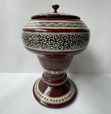 Caja de pedestal de laca birmana vintage con incrustación - Boho decoración joyero cuenco Foto 1 de 4