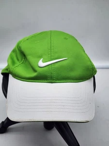 NUOVO cappello/berretto Nike adulto unisex golf/pickleball verde lime bianco Bill leggero - Foto 1 di 3