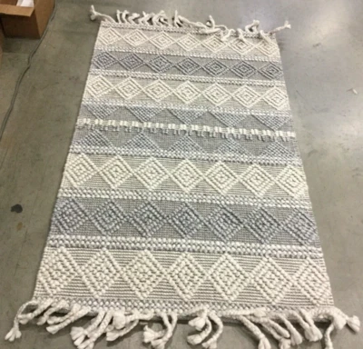 SILVER 3' X 5' Loose Threads Rug, Reduce price 1172636501 NAT317G-3 - Image 1 of 4
