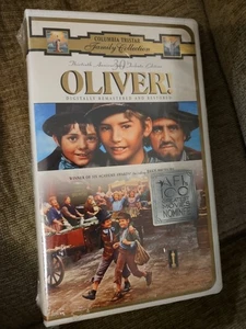 VTG Oliver (VHS, 1998, 30th Anniversary Tribute Edition) Clam Shell Tape New - Imagen 1 de 3