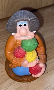 WALLACE & GROMIT WENDOLINE BOTTLE TOPPER FOR 1989 BATH/SHOWER GEL - Picture 1 of 1