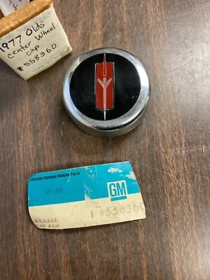 Oldsmobile Cutlass 1977 tapa central con ruedas de rally N67 nos GM 1020 Foto 1 de 2