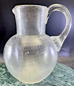 Elegante jarra de vidrio artístico roscado posiblemente Stevens & Williams - Imagen 1 de 13