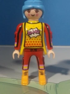 PLAYMOBIL EVERDREAMERZ 2 FIGURA COLOR FIGHTER LADY 25/8/20 - Picture 1 of 1