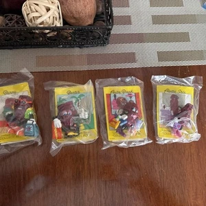 California Raisins 2 Sets Of Hardee’s Raisins On C - Picture 1 of 3