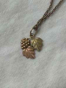 Vintage 10K Black Hills Gold Rotgold Blatt Anhänger & Weinrebe Halskette 14K - Bild 1 von 6
