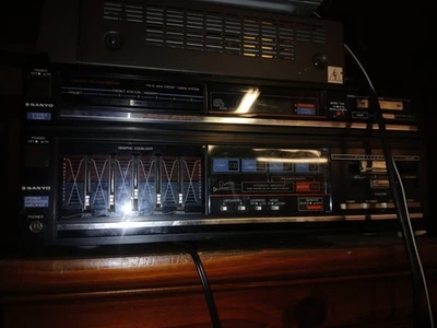 Juego estéreo Sanyo años 80 Foto 1 de 2