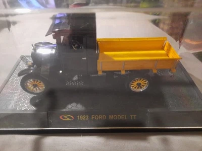 1923 Ford Model TT Diecast Toy Truck, Black and Yellow, in Display Case, Vintage - Image 1 of 4