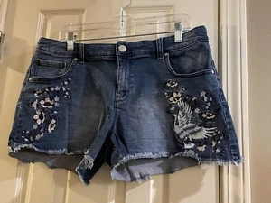 Women’s NOW Cut Off Embroidered Denim Jean Shorts Sz16 Floral/ Japanese Crane - Picture 1 of 6