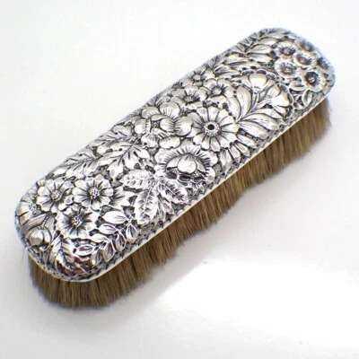 Cepillo de ropa floral Repousse Gorham plata de ley marca antigua Foto 1 de 3