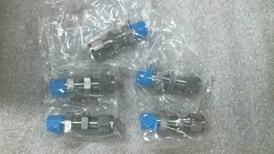 SSP ISSD6BMC4 Duolok Bulkhead Male Connector 3/8" x 1/4"   Qty 5 - Image 1 of 2