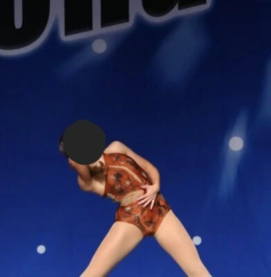 Disfraz de baile, personalizado, leotardo, diamantes de imitación, fuera del hombro, lírico/contemporáneo Foto 1 de 3