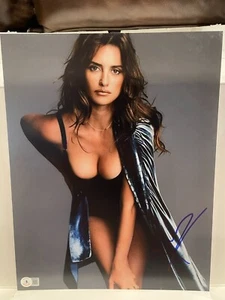 PENELOPE CRUZ SIGNED 11X14 PHOTO AUTO BECKETT COA SEXY HOT LOOK - Picture 1 of 2