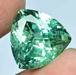 Flawless Natural Green Montana Sapphire 15.35 Ct Trillion Cut Certified Gemstone - Picture 1 of 7