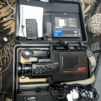 Vintage (Collectable) Panasonic NV-M7B HQ Video Movie Camera + Case VHS 1980's - Image 1 of 4