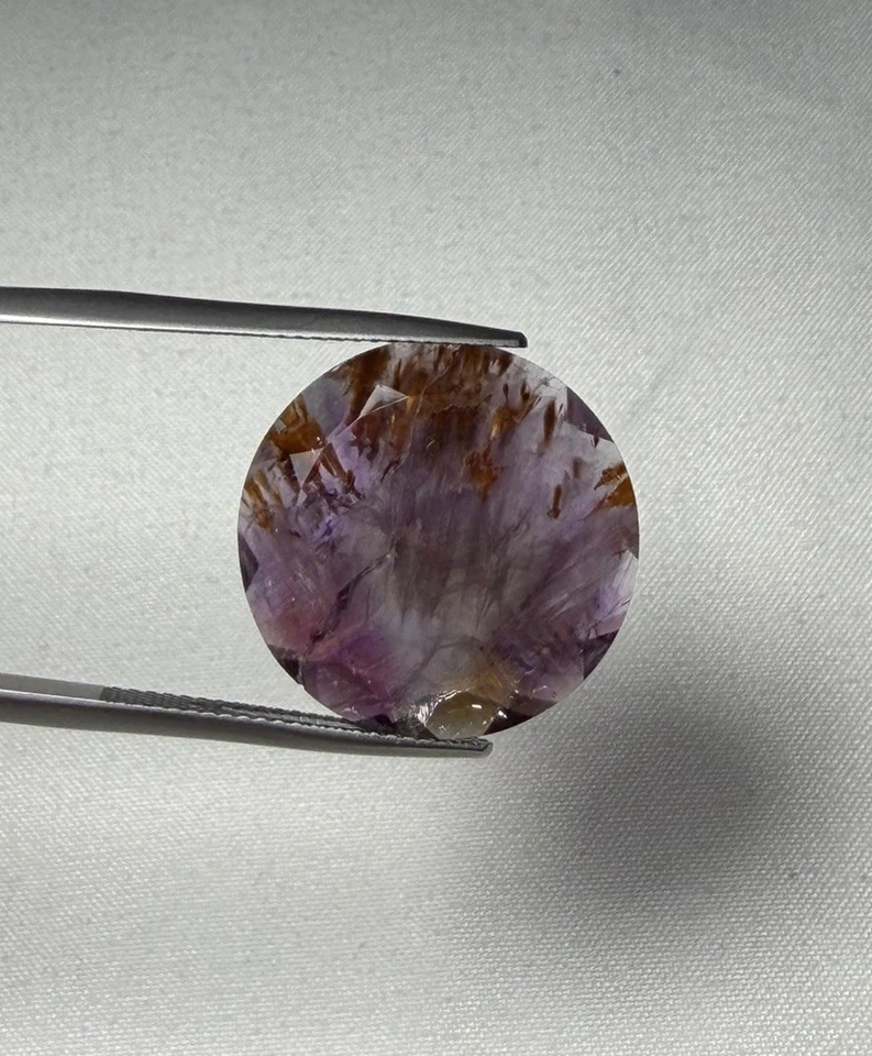 S021- Super Siete, Piedra de Melodía, Cristal Sagrado, Armonía, Cacoxenita en Amatista Foto 1 de 4